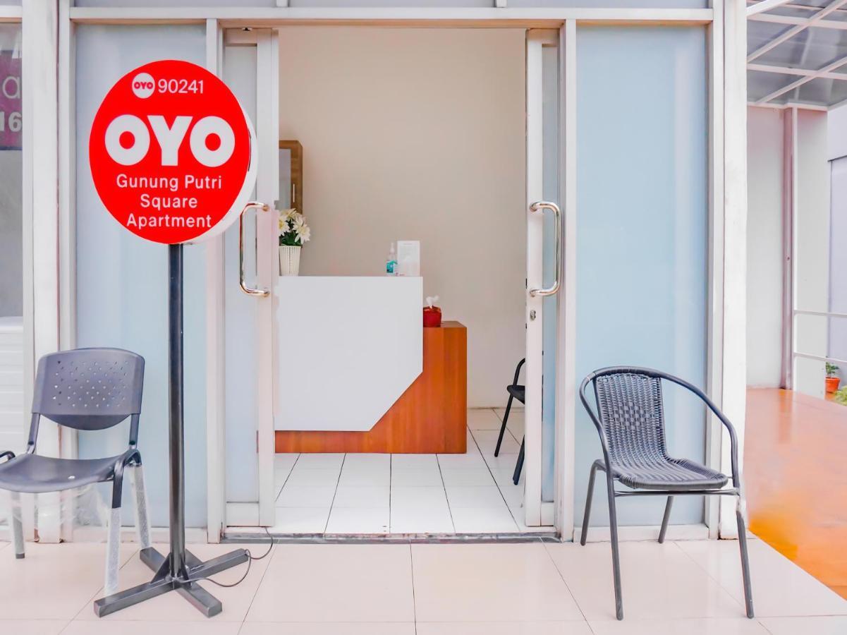 Oyo 90241 Sirooms Apartmen Gunung Putri Богор Екстериор снимка