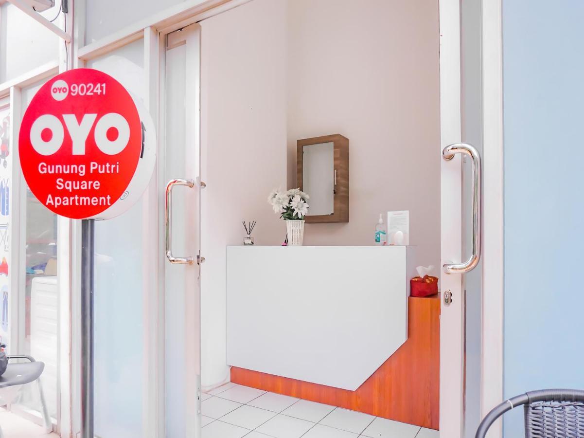 Oyo 90241 Sirooms Apartmen Gunung Putri Богор Екстериор снимка