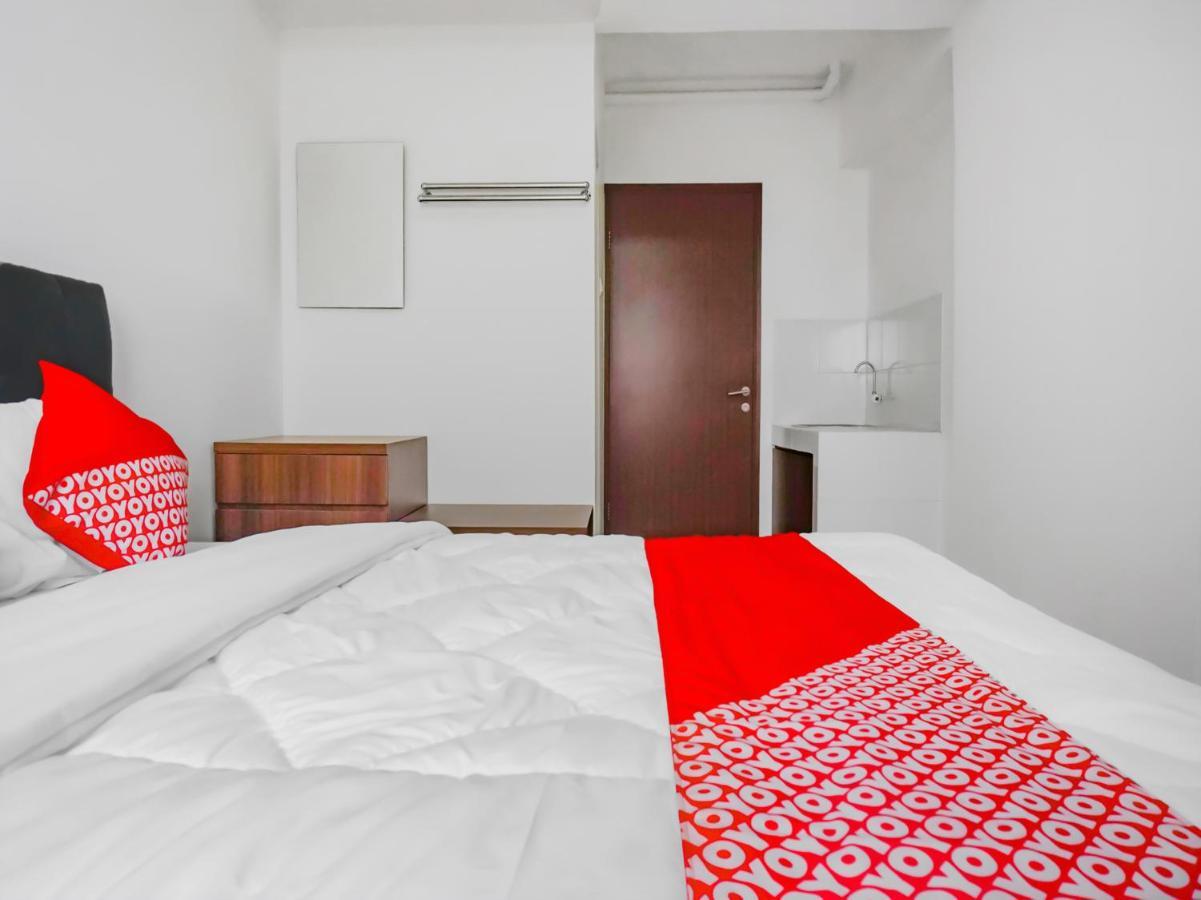 Oyo 90241 Sirooms Apartmen Gunung Putri Богор Екстериор снимка