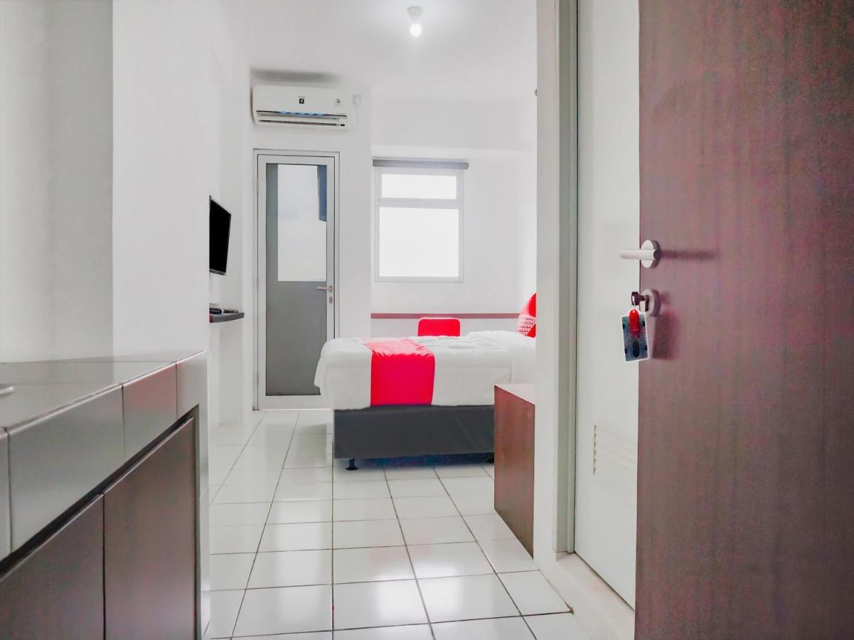 Oyo 90241 Sirooms Apartmen Gunung Putri Богор Екстериор снимка