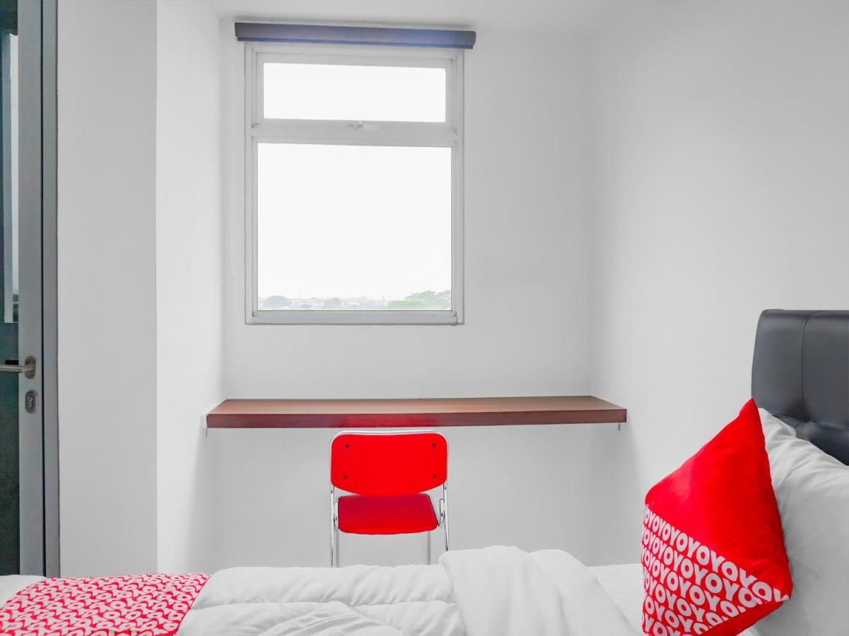 Oyo 90241 Sirooms Apartmen Gunung Putri Богор Екстериор снимка